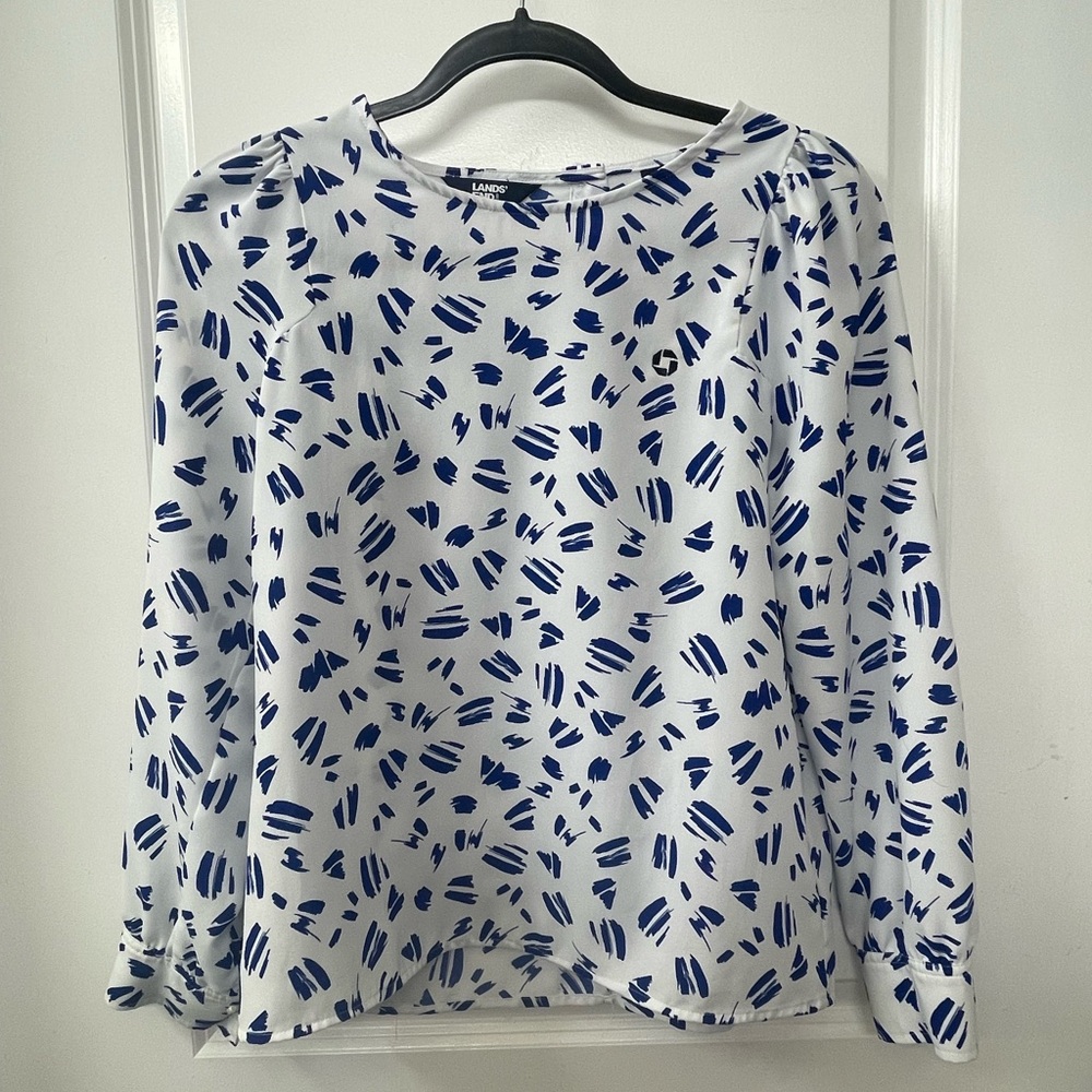 CHASE LANDS END Blue and White Patterned Top